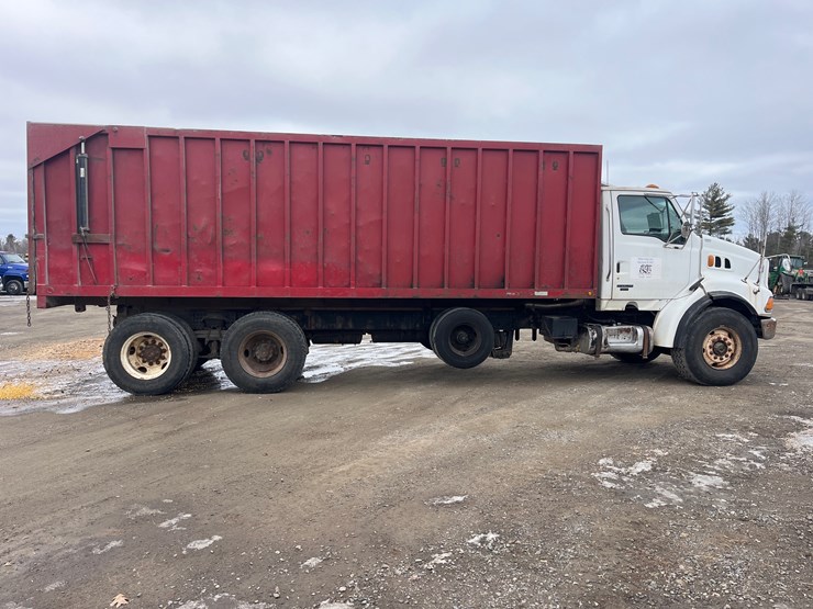 #4884-•-2004-sterling-silage-truck-image-6