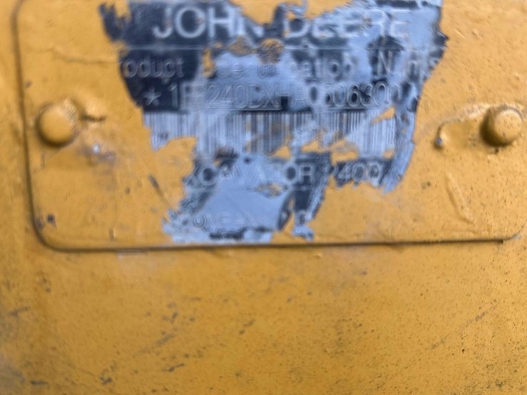 deere-240d-lc-image-34