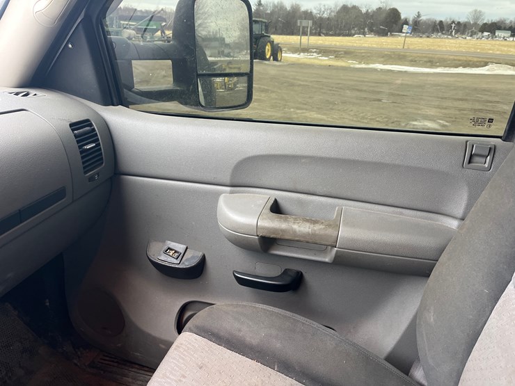 2007-chevrolet-2500-image-26