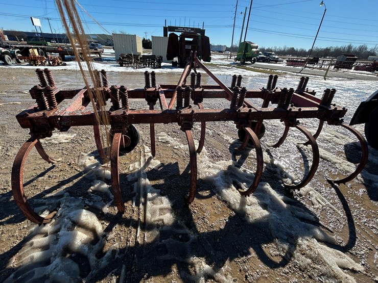 massey-ferguson-127-image-3