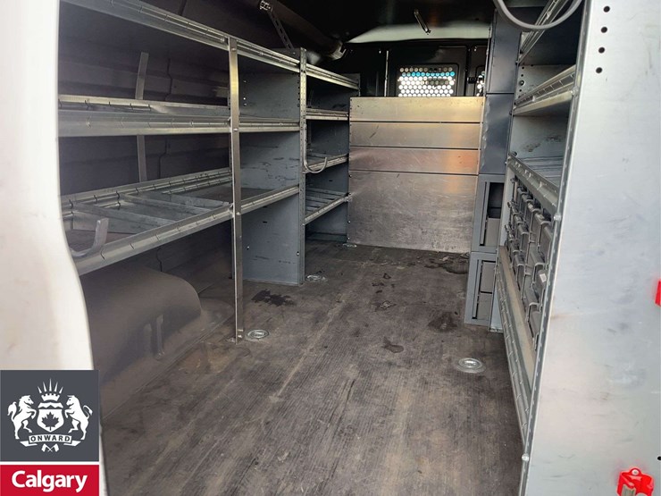 2015-gmc-3500-image-25