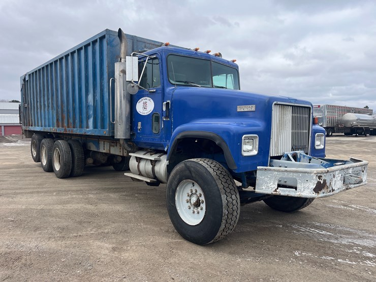 1995-international-5000-image-7