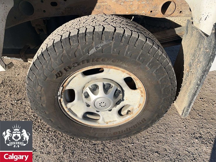 2013-gmc-sierra-2500hd-image-11