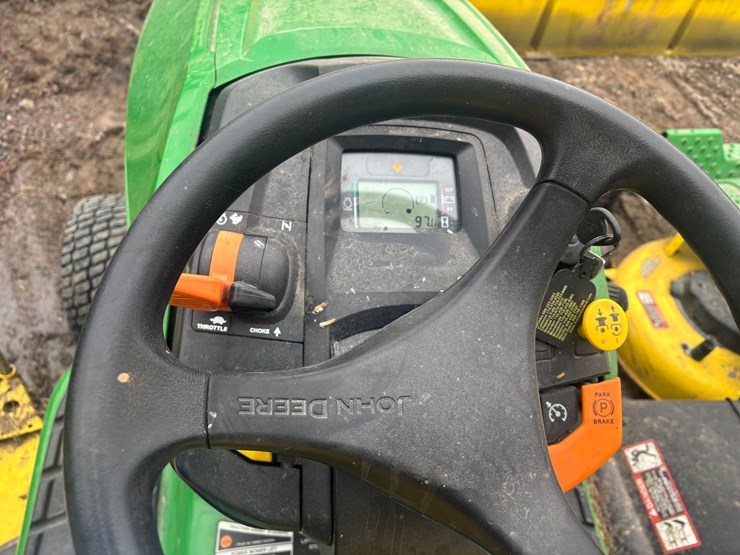 john-deere-x390-image-8