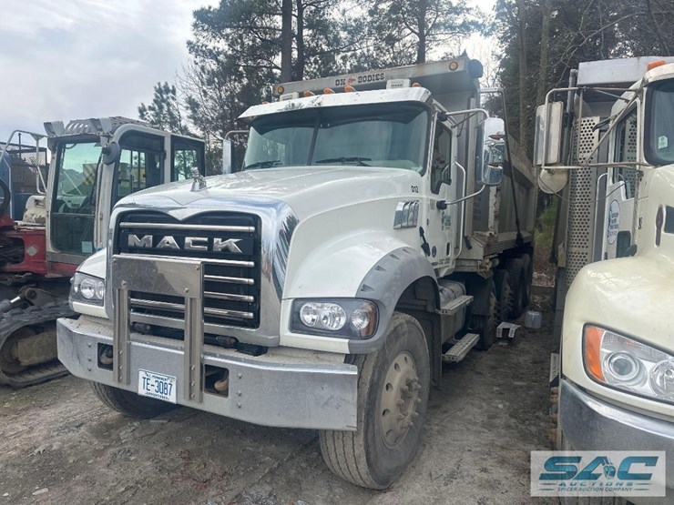 2020-mack-gr64f9-quad/a-dump-truck-image-1
