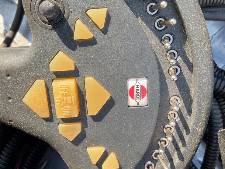 2024-hardi-commander-45-pull-type-sprayer-image-71