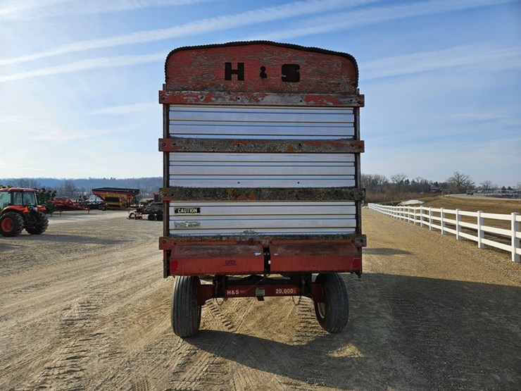 #96-•-h-&-s-14'-forage-wagon-image-4