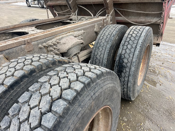 #4884-•-2004-sterling-silage-truck-image-14