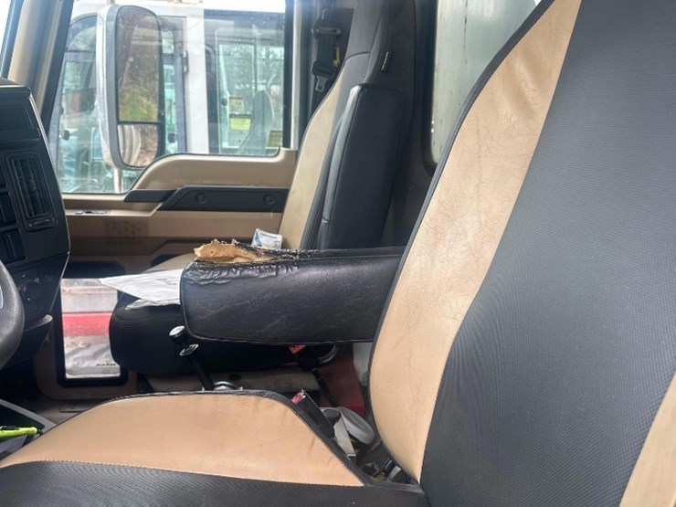 2020-mack-gr64f9-quad/a-dump-truck-image-17