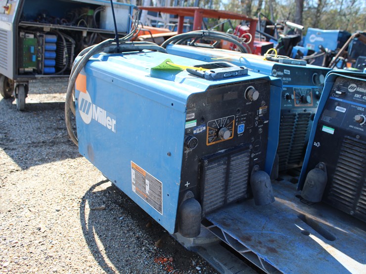 #5186-•-4-miller-electric-welder-image-4