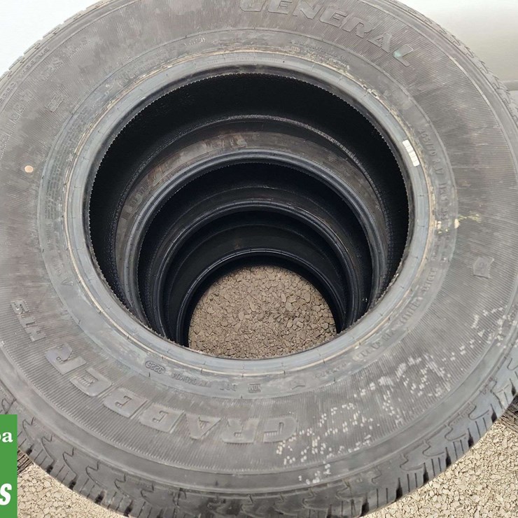 Set Of 4 General Grabber HTS Tires 255/70R17