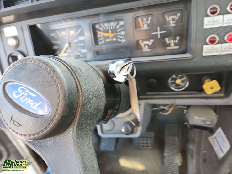 1996-ford-f800-image-14