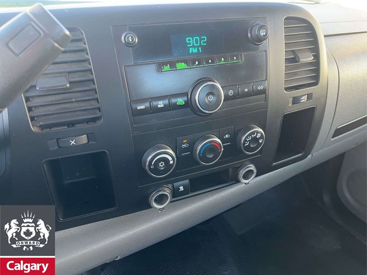 2010-gmc-sierra-1500-image-18