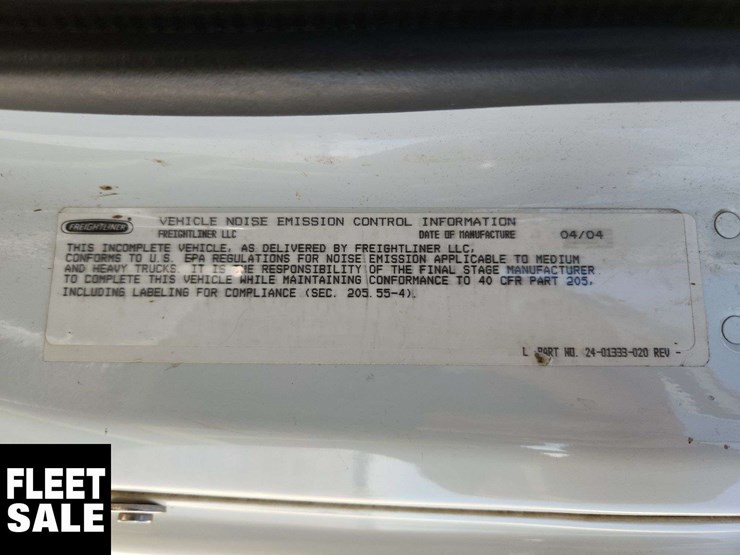 2005-freightliner-m2-106-image-45