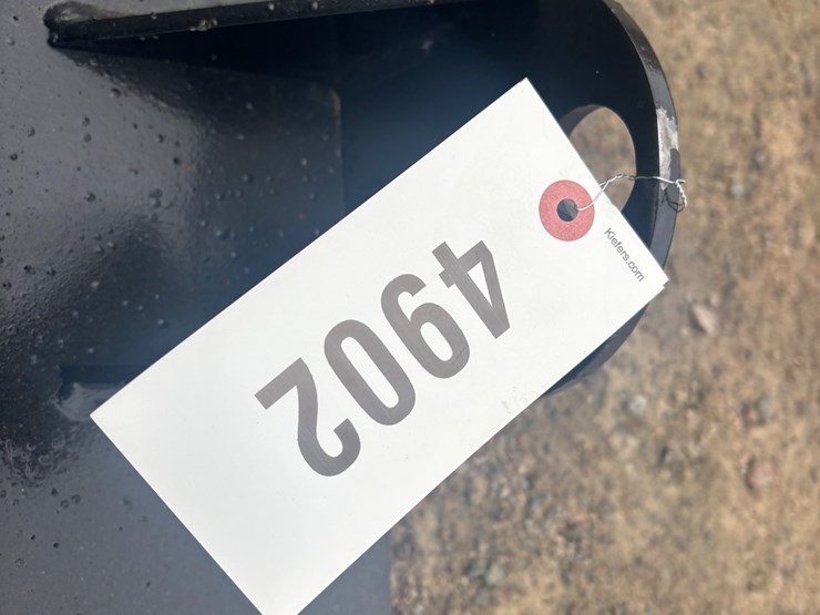 #4902-•-skid-steer-plate-with-hitch-reciver-and-reece-hitch-reciver-image-4