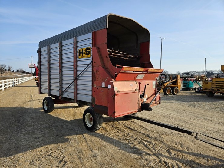 #96-•-h-&-s-14'-forage-wagon-image-7