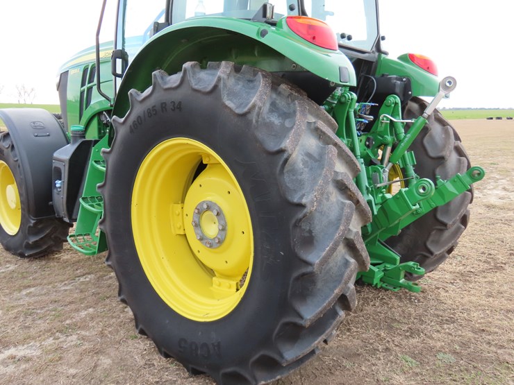 2020-john-deere-6105e-image-10