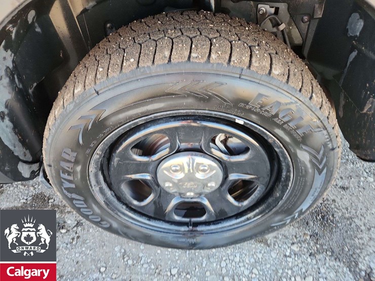 2019-ford-explorer-image-11