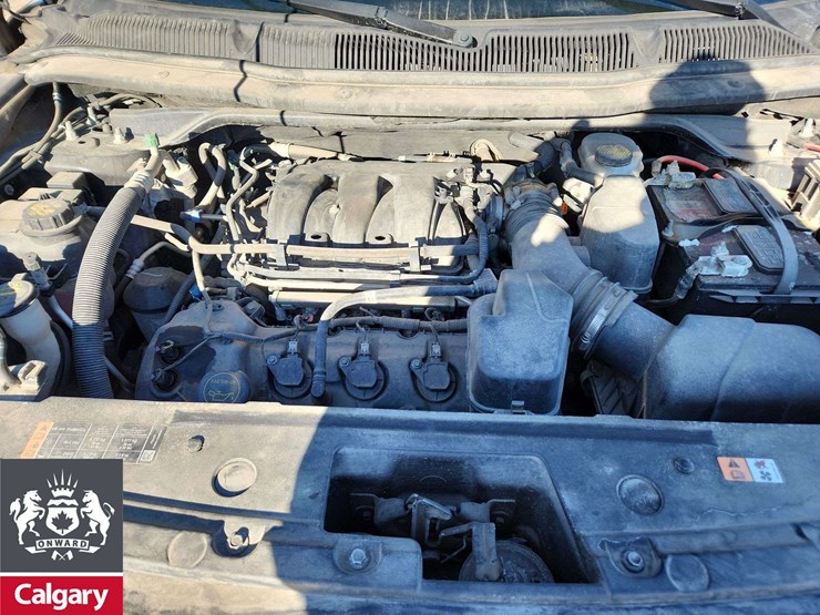 2019-ford-explorer-image-24