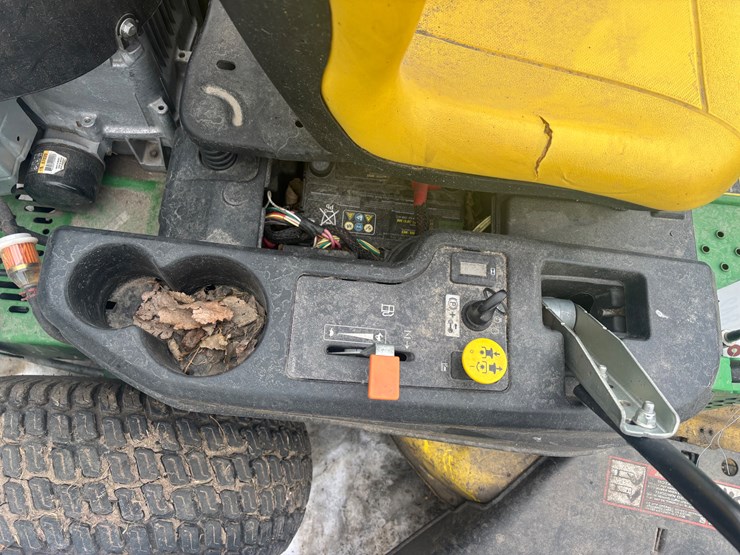 #4842-•-john-deere-ztrak-zero-turn-mower-image-9