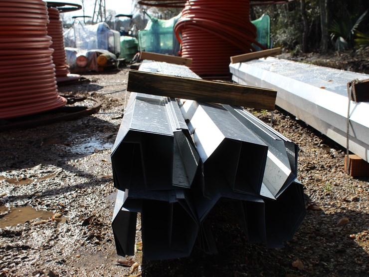 #5149-•-bundle-of-galvanized-gutters-@-14ft-4in,-26g-image-3