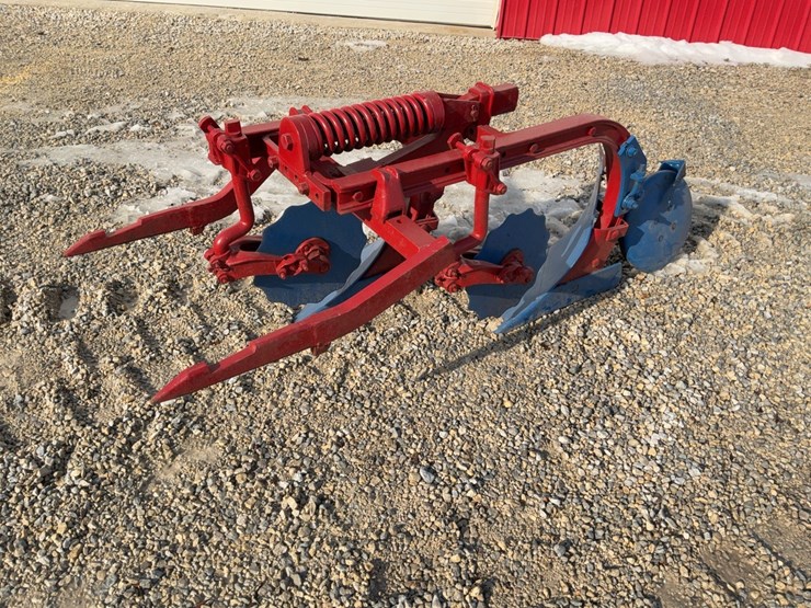 ih-2-14”-plow-image-4
