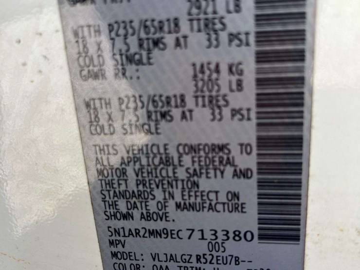 2014-nissan-pathfinder-image-18