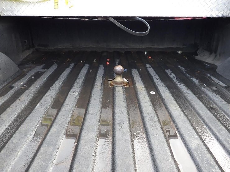 2011-chevrolet-2500-image-8