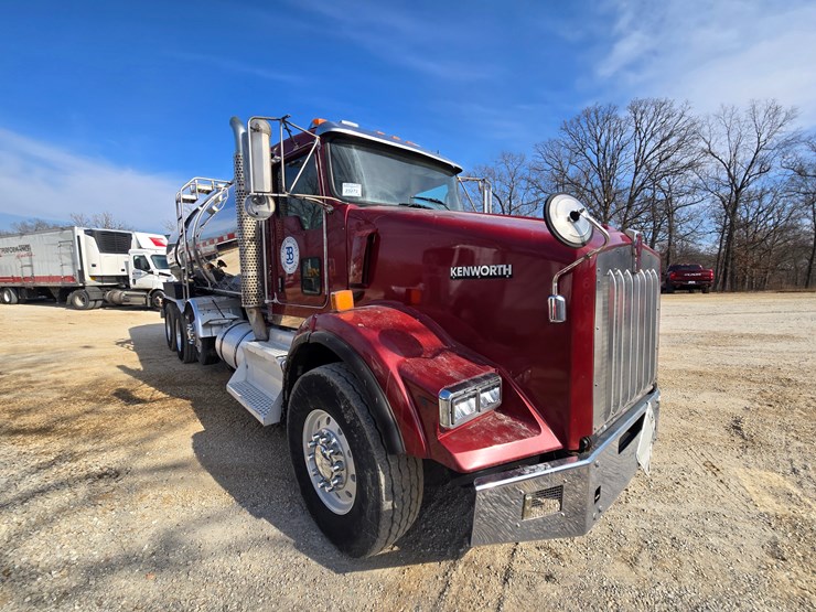 2015-kenworth-t800-image-32