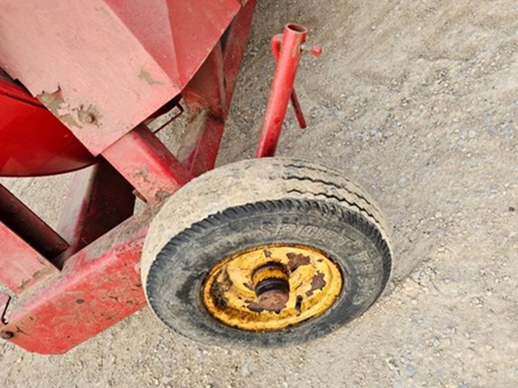 new-holland-f62b-image-17