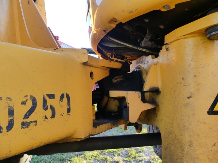 2015-volvo-l30gs-image-10