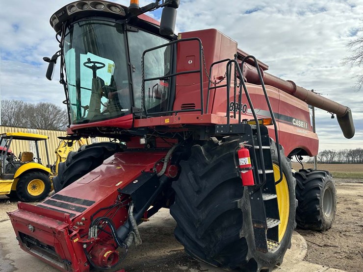 2016-case-ih-8240-image-1