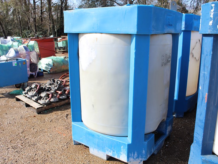 #5144-•-300-gallon-water-tank,-skid-mtd-image-1