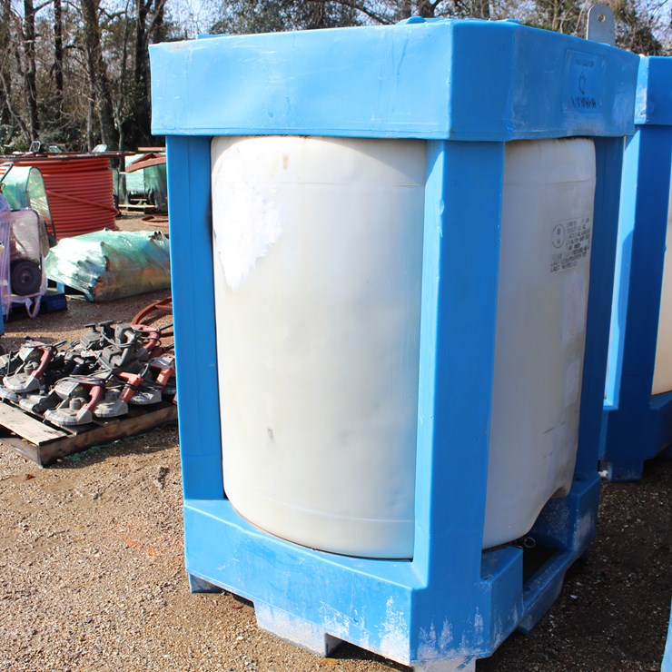 #5144 • 300 GALLON WATER TANK, SKID MTD