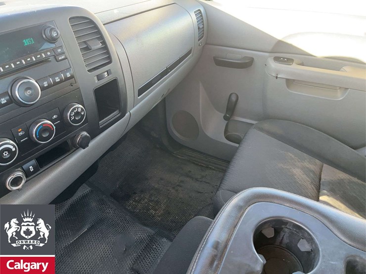 2013-gmc-sierra-2500hd-image-21