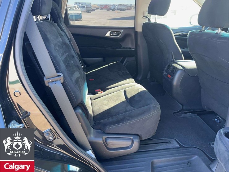 2015-nissan-pathfinder-image-17