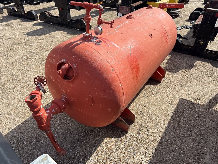 #3519-•-round-metal-tank-image-3