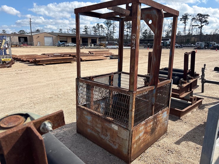 #3506-•-personal-material-basket-image-2