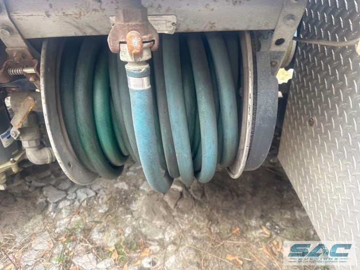 2005-international-7400-image-9