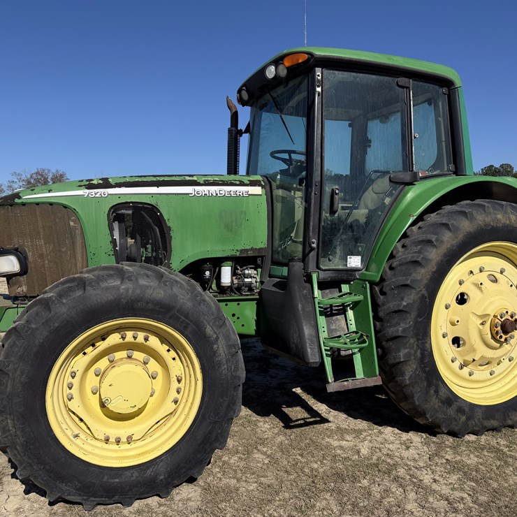 JOHN DEERE 7320