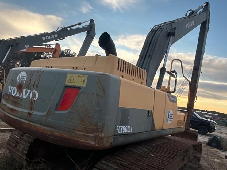 2013-volvo-ec300d-lr-image-4