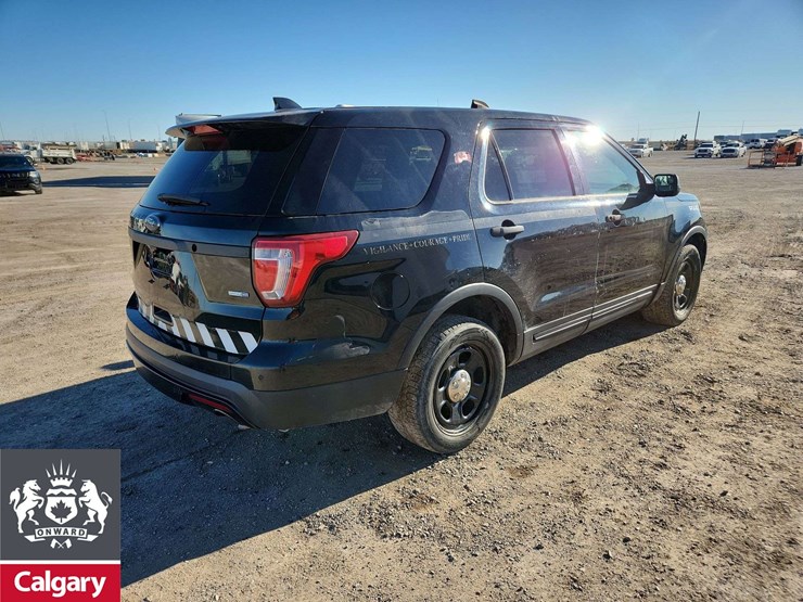 2017-ford-explorer-image-4