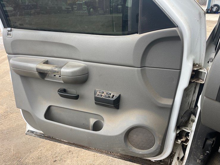 2007-chevrolet-2500-image-32