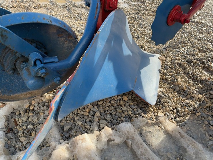 ih-2-14”-plow-image-16