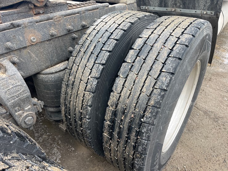 1998-peterbilt-379-image-20