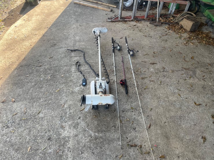 #407-•-minn--kota-trolling-motor-and-fishing-poles-image-2