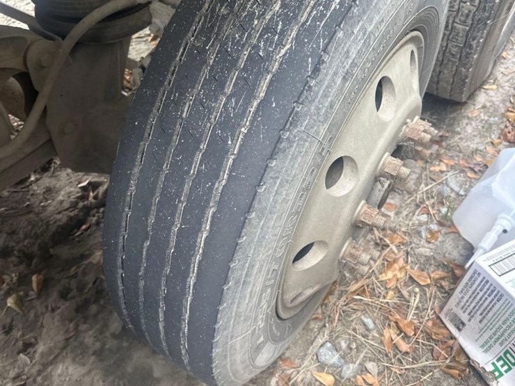 2020-mack-gr64f9-quad/a-dump-truck-image-9