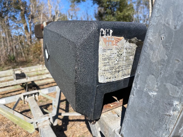 #404-•-steelco-sportsman-galvanized-boat-trailer-image-15