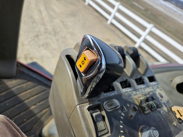 case-ih-mx180-image-38