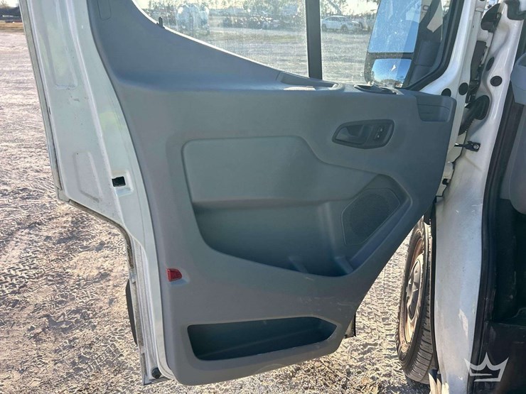 2017-ford-transit-image-11